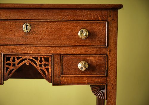 WELSH THREE DRAWER OAK LOWBOY OR SIDE TABLE - ADDITIONAL PHOTO 5