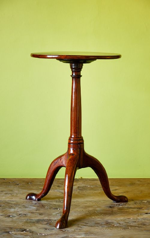 SMALL GEORGIAN YEW WOOD TRIPOD TABLE OR KETTLE STAND