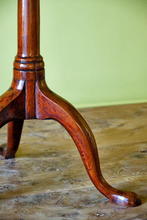 SMALL GEORGIAN YEW WOOD TRIPOD TABLE OR KETTLE STAND - ADDITIONAL PHOTO 4