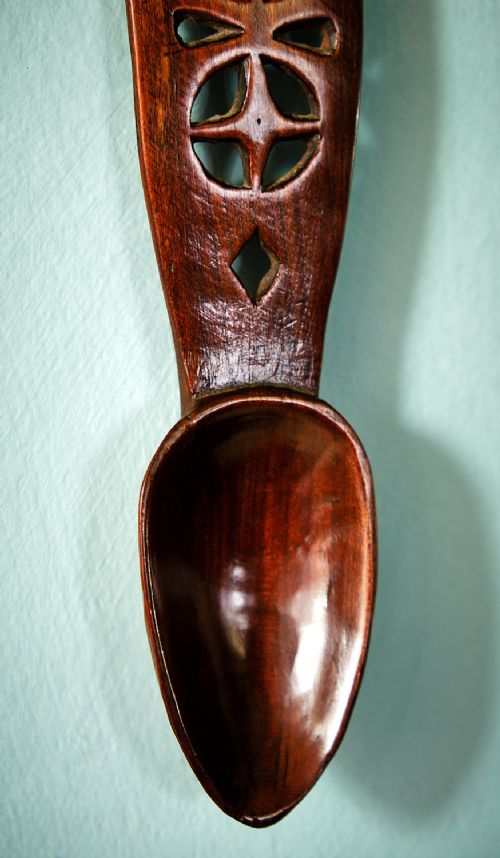 WELSH FRUITWOOD LOVE SPOON - ADDITIONAL PHOTO 2