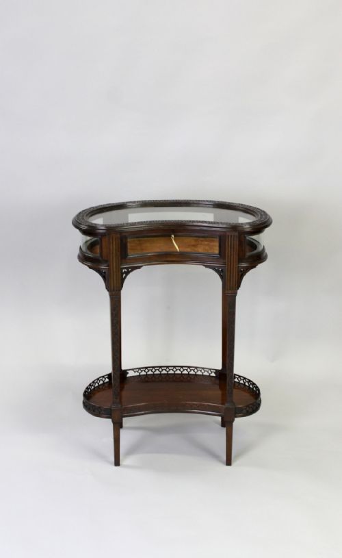 A Pretty Size French Kidney Shaped Bijouterie Table