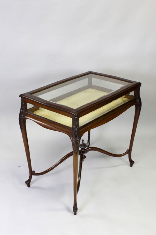 A Mahogany Bijouterie Display Table