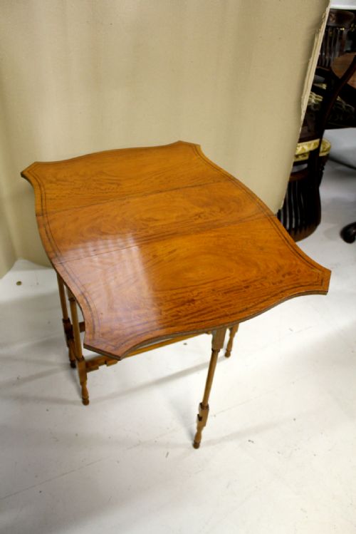 A SATINWOOD PEMBROKE TABLE - ADDITIONAL PHOTO 4