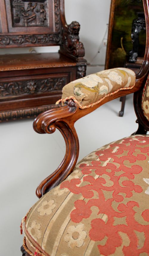 A BEAUTIFUL FRENCH CARVED ROSEWOOD ARMCHAIR - ADDITIONAL PHOTO 3