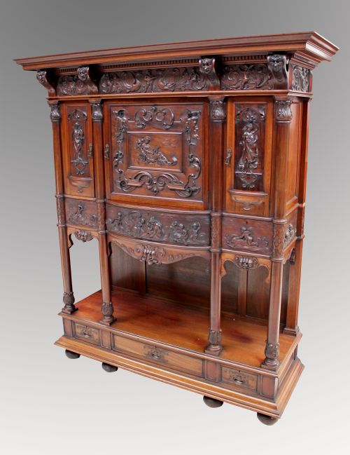 A Beautiful Victorian Carved Mahogany Cabinet / Cupboard