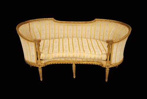 A Very Beautiful French Carved Gilt Wood Settee / Lounger