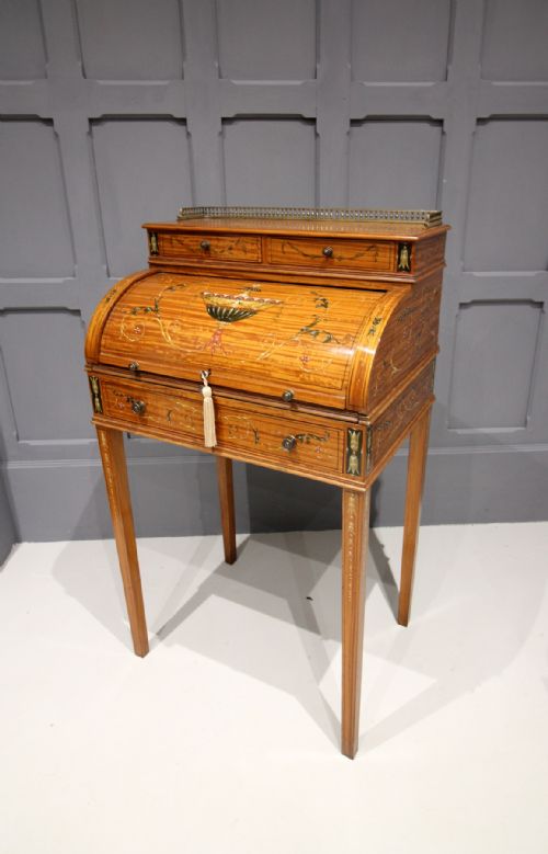 A Beautiful Satinwood Painted Bonheur Du Jour / Desk