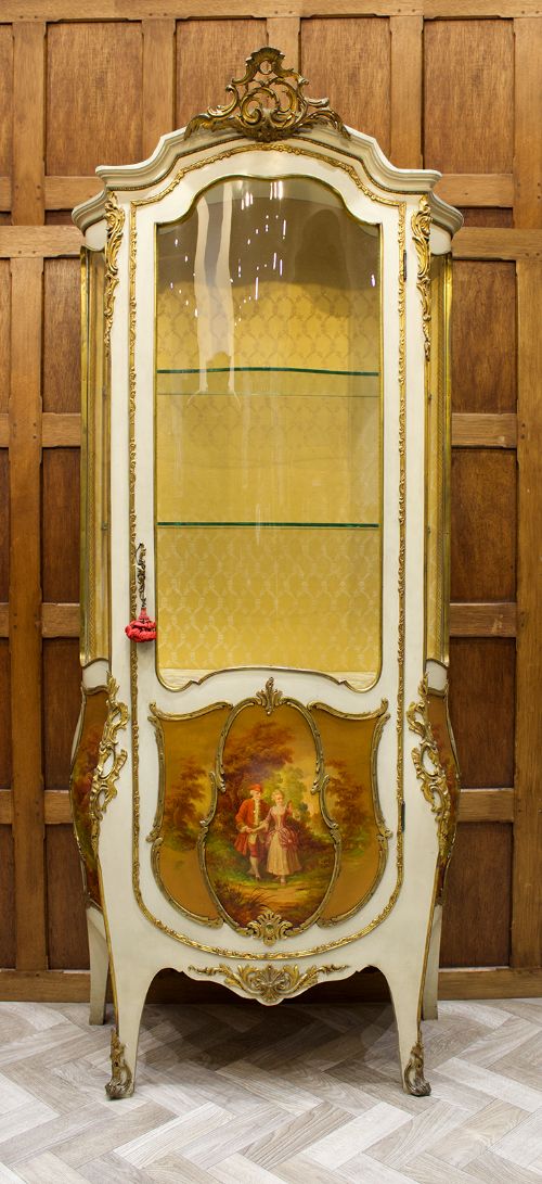 fig 1. A BEAUTIFUL ORIGINAL PAINTED VERNIS MARTIN VITRINE CABINET