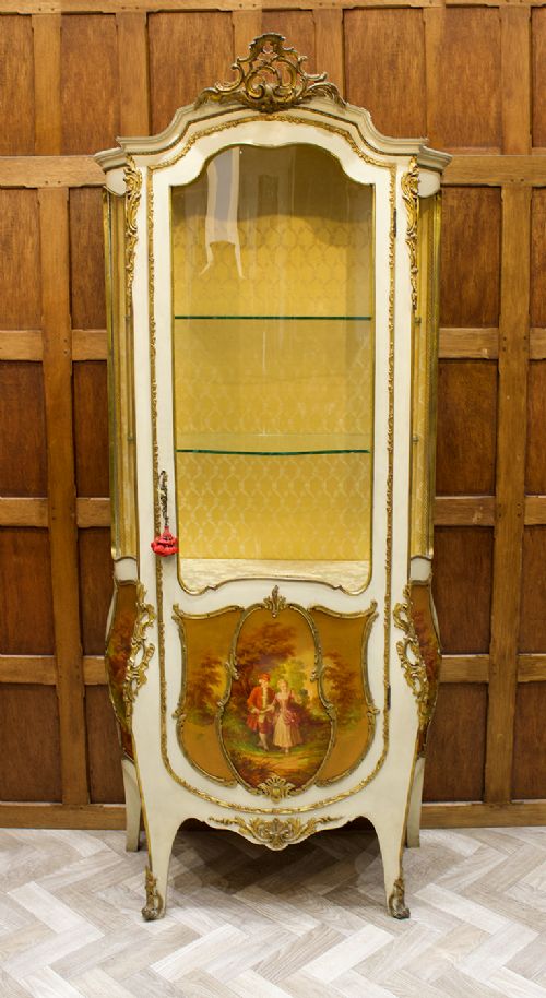 fig 2. A BEAUTIFUL ORIGINAL PAINTED VERNIS MARTIN VITRINE CABINET