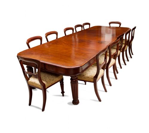 Stunning Quality Antique Mahogany Extending Dining Table & 12 Chairs