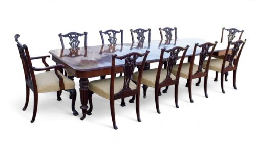Stunning Quality Antique Mahogany Extending Dining Table & 10 Chairs