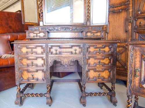 ANTIQUE JACOBEAN STYLE CARVED OAK BEDROOM SUITE - ADDITIONAL PHOTO 3