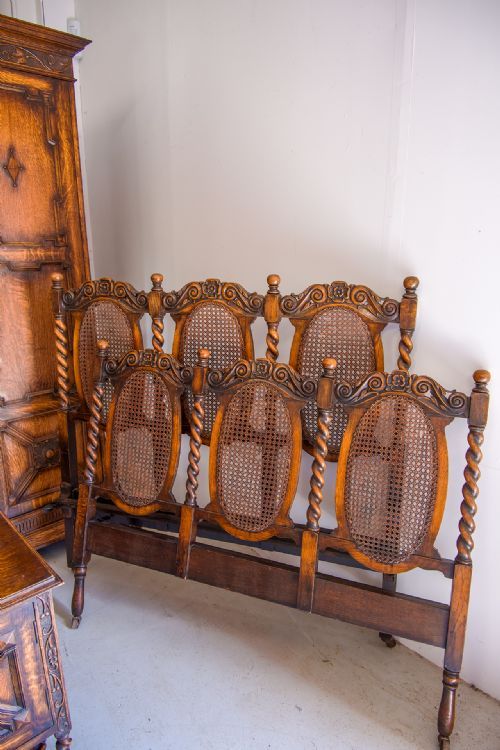 ANTIQUE JACOBEAN STYLE CARVED OAK BEDROOM SUITE - ADDITIONAL PHOTO 4