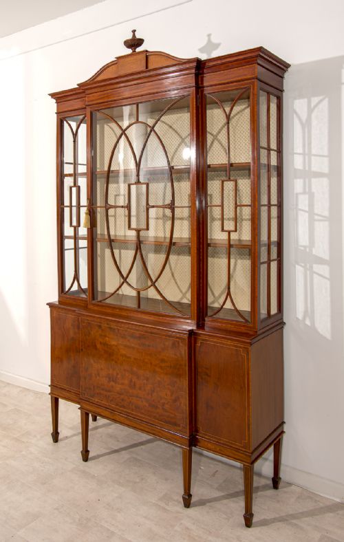 fig 1. Superb Sheraton-Style Mahogany Display Cabinet with Astragal Glazed Doors & Satinwood Inlay - Early 20th Century