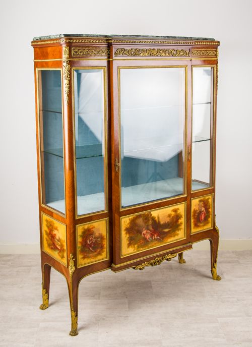 EXCEPTIONAL FRENCH KINGWOOD VERNIS MARTIN ORMOLU MOUNTED VITRINE CABINET IN THE MANNER OF FRANOIS LINKE - ADDITIONAL PHOTO 9