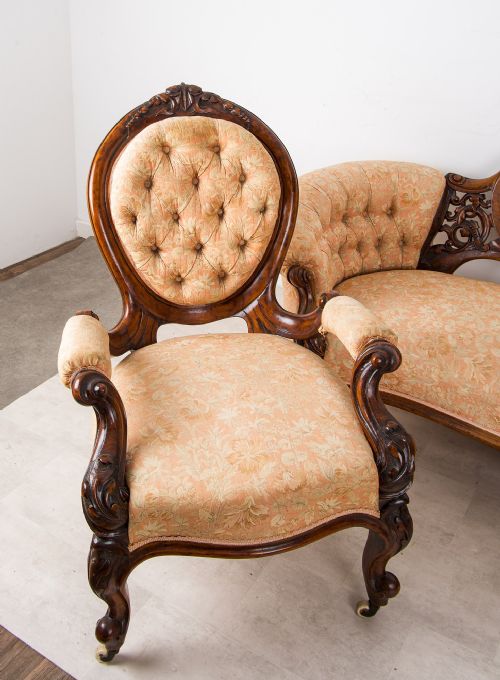 ANTIQUE VICTORIAN CARVED WALNUT 3 PIECE SUITE SETTEE PAIR OF CHAIRS - ADDITIONAL PHOTO 2
