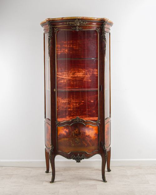 19THCENTURY VERNIS MARTIN VITRINE CABINET WITH MARBLE TOP ORMOLU IN THE MANNER OF FRANOIS LINKE