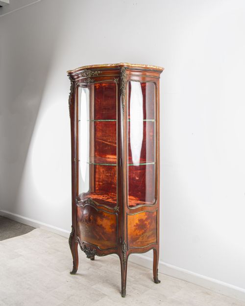 19THCENTURY VERNIS MARTIN VITRINE CABINET WITH MARBLE TOP ORMOLU IN THE MANNER OF FRANOIS LINKE - ADDITIONAL PHOTO 2