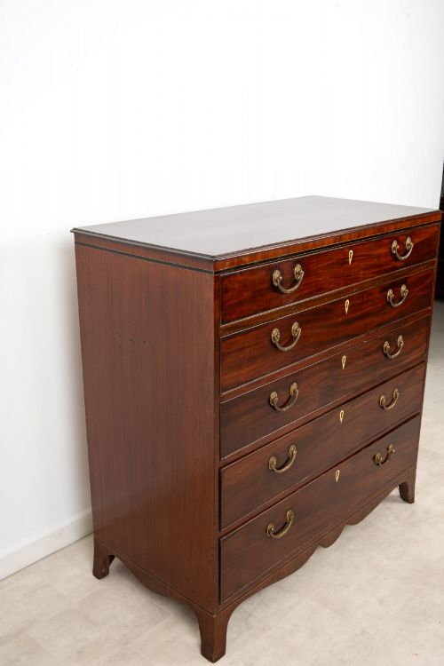ANTIQUE 19TH CENTURY MAHOGANY SHERATON STYLE CHEST OF DRAWERS C1860 - ADDITIONAL PHOTO 6
