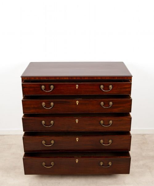 ANTIQUE 19TH CENTURY MAHOGANY SHERATON STYLE CHEST OF DRAWERS C1860 - ADDITIONAL PHOTO 8