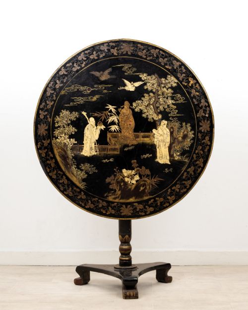ANTIQUE CHINESE LACQUER TILT TOP OCCASIONAL TABLE C1900