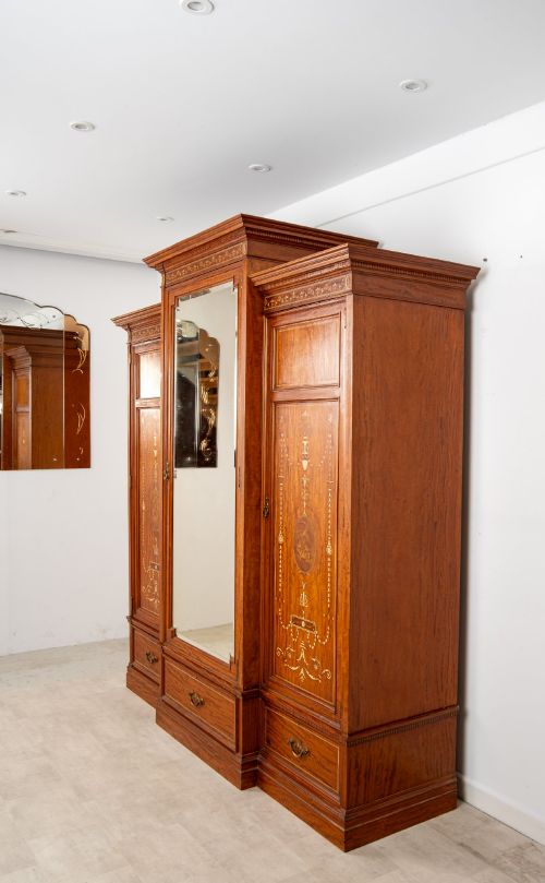 ANTIQUE EDWARDIAN SATINWOOD PAINTED TRIPLE WARDROBE C1900 LARGE INLAID MIRRORED ARMOIRE - ADDITIONAL PHOTO 9