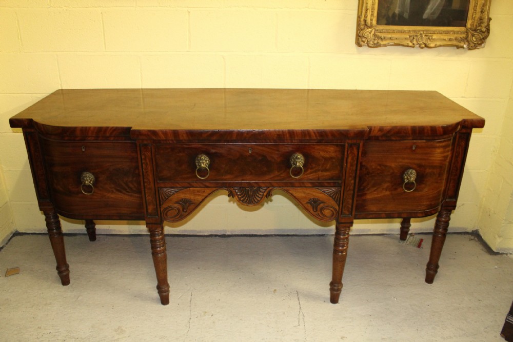 A GEORGIAN MAHOGANY COUNTRY HOUSE SIDEBOARD 