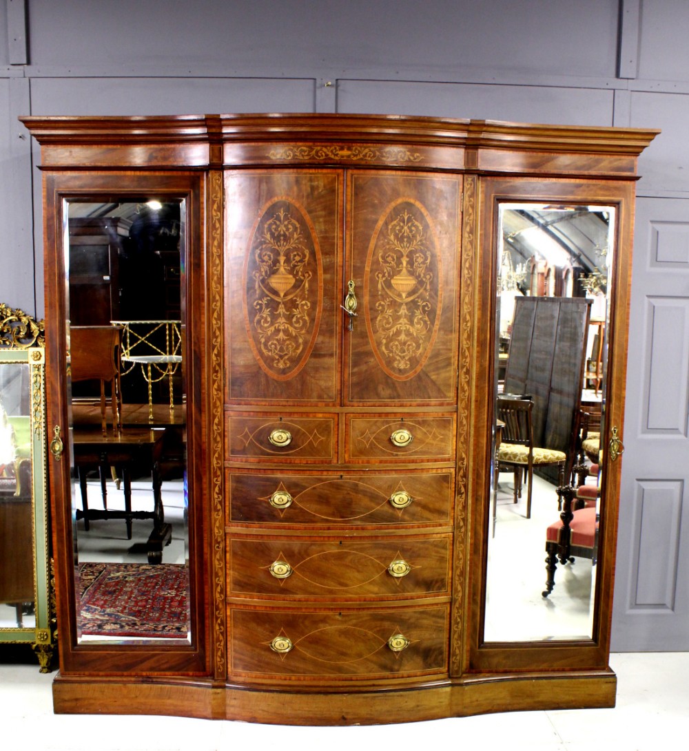 A BEAUTIFUL 19TH CENTURY MAHOGANY INLAID WARDROBE IN THE MANNER OF EDWARDS AND ROBERTS