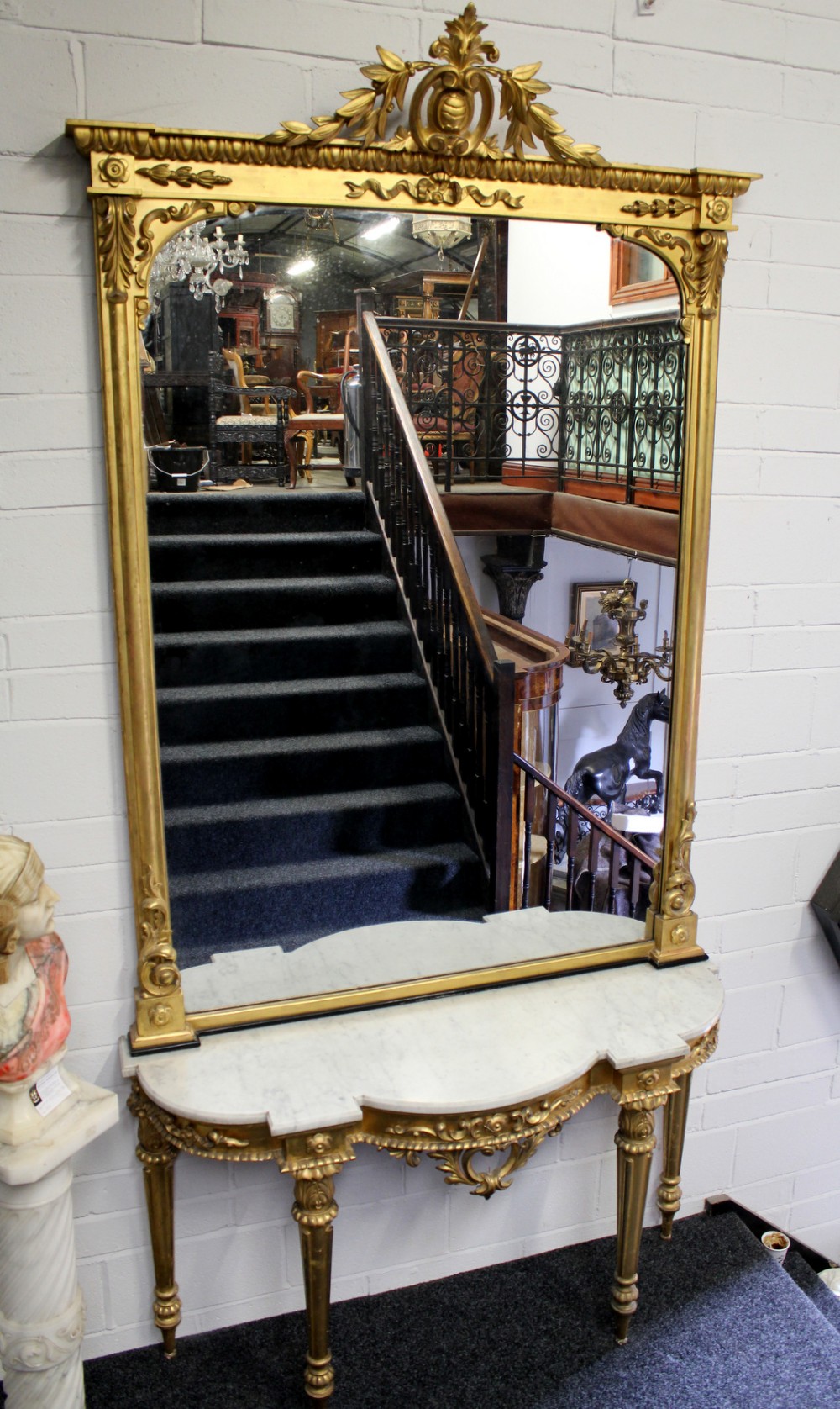 A VERY GOOD VICTORIAN MARBLE TOP GILTWOOD CONSOLE TABLE AND MIRROR