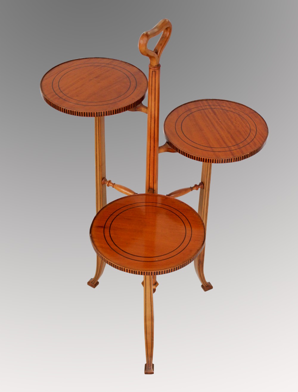 A LOVELY EDWARDIAN SATINWOOD INLAID CAKE STAND 