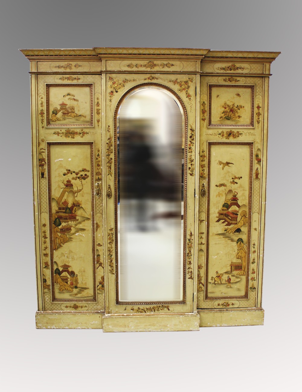 A BEAUTIFUL CHINOISERIE DECORATIVE LACQUER BREAKFRONT WARDROBE