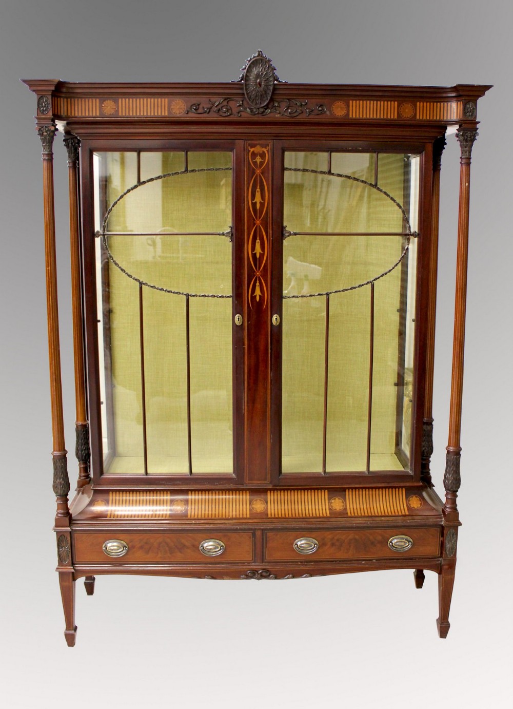 A BEAUTIFUL & IMPRESSIVE EDWARDIAN MAHOGANY & INLAID DISPAY CABINET BEARING LABEL J R TEAL & SON