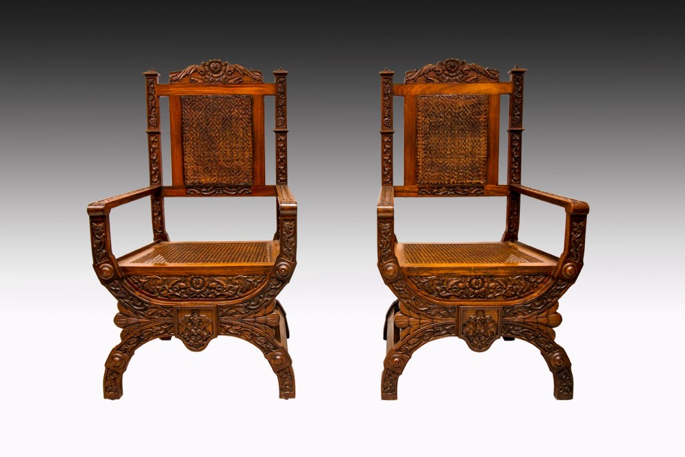 A FANTASTIC QUALITY PAIR OF 19TH CENTURY COLONIAL ROSEWOOD CHAIRS