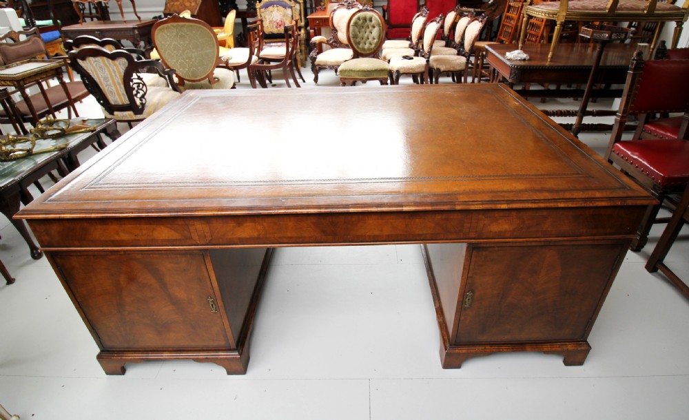 A BEAUTIFUL WALNUT PEDESTAL DESK View III