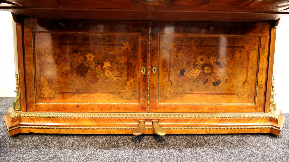 A STUNNING BURR WALNUT, MARQUETRY & ORMOLU MOUNTED UPRIGHT PIANO BY JULIUS BLUTHNER View VI
