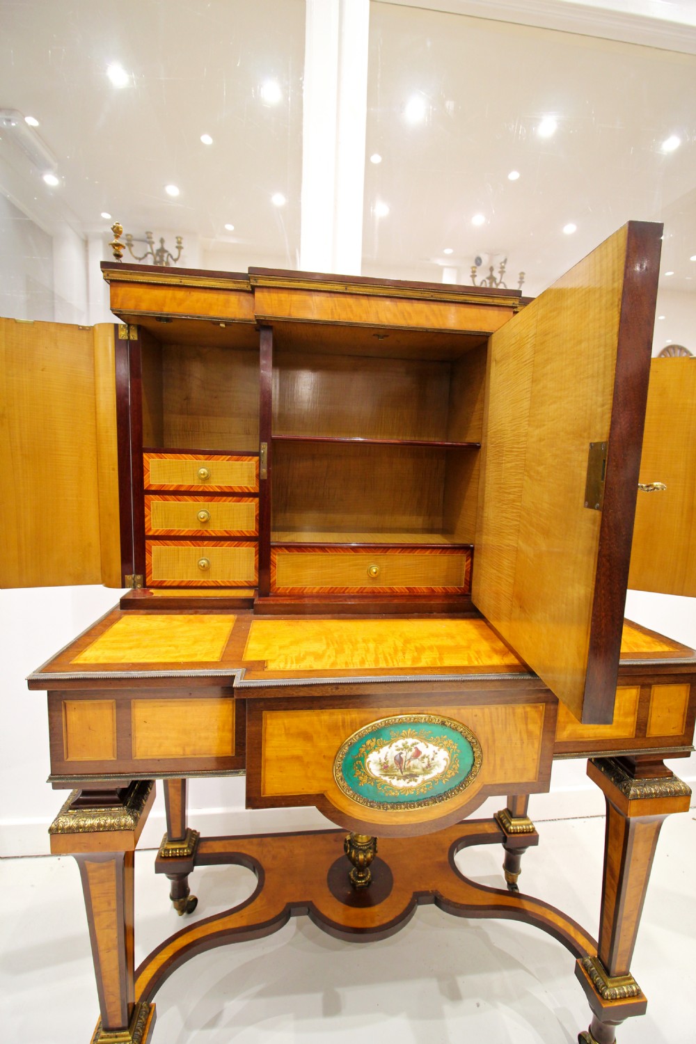 STUNNING QUALITY 19TH CENTURY SATINWOOD BONHEUR DU JOUR WITH PORCELAIN PLAQUES  View V