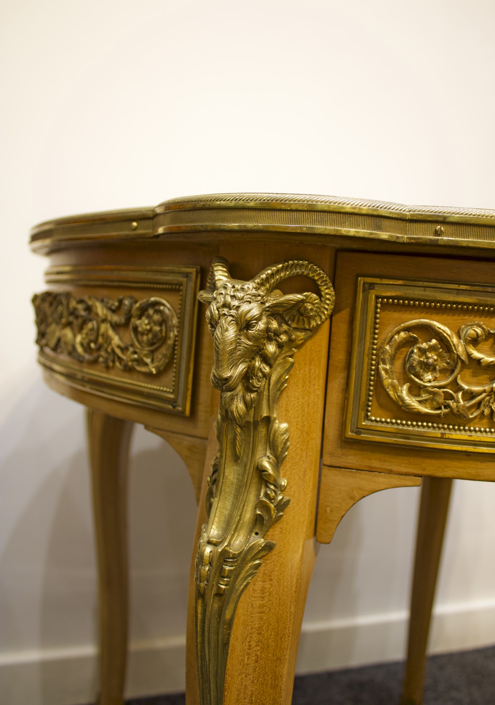 19TH CENTURY FRENCH ORMOLU MOUNTED CENTRE TABLE  View V