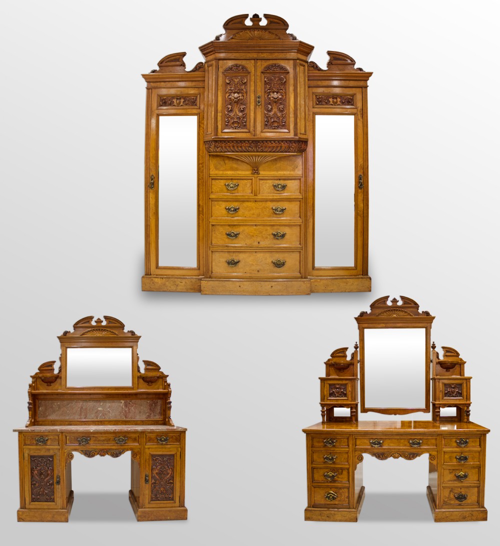 STUNNING BURR WALNUT 3 PIECE BEDROOM SUITE BY BARBER & SON