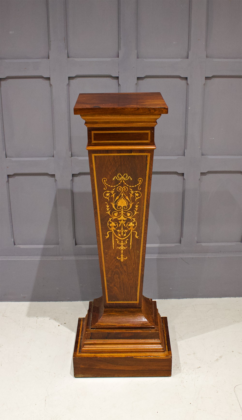 ROSEWOOD & MARQUETRY INLAID PEDESTAL STAND