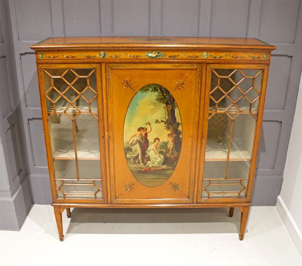 19TH CENTURY SHERATON STYLE SATINWOOD PAINTED CABINET 