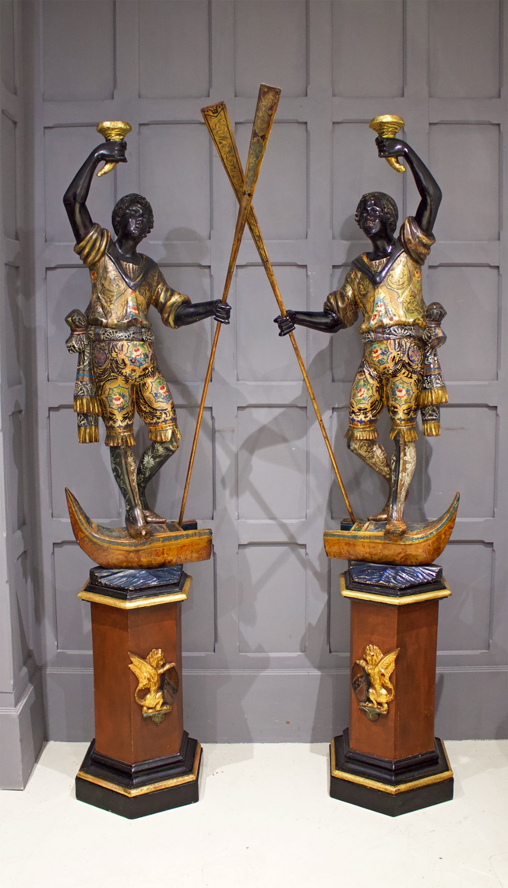 19TH CENTURY PAIR OF VENETIAN POLYCHROME-PAINTED BLACKAMOOR STANDS 