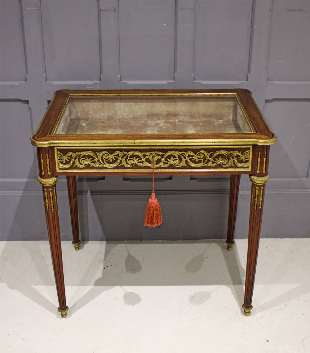 A STUNNING FRENCH & ORMOLU MOUNTED BIJOUTERIE TABLE 