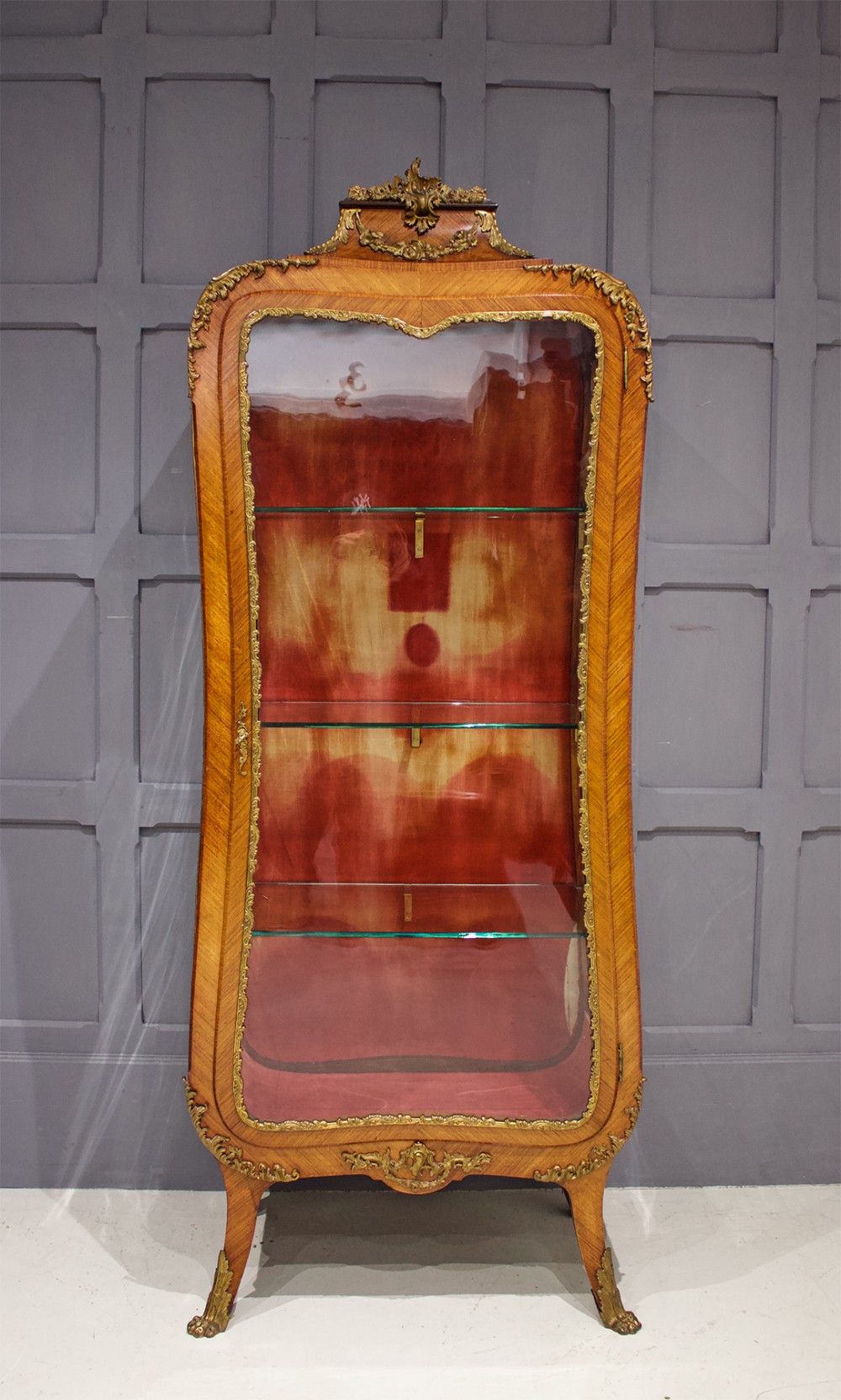 A BEAUTIFUL FRENCH KINGWOOD VITRINE CABINET OF CARTOUCHE FORM