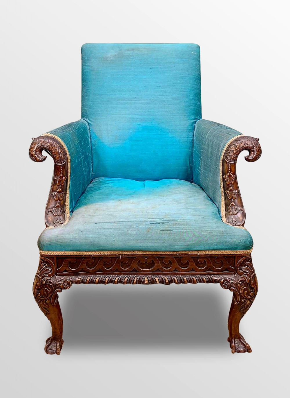 A BEAUTIFUL GEORGIAN STYLE CARVED MAHOGANY ARMCHAIR 