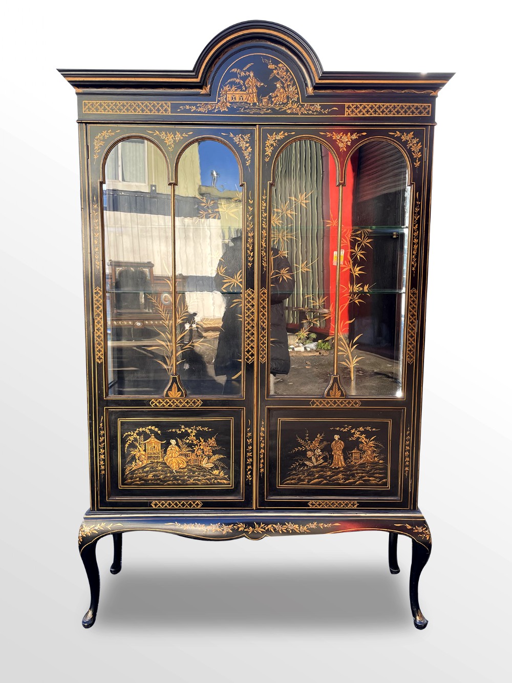 A BEAUTIFUL EBONISED CHINOISERIE DISPLAY CABINET 