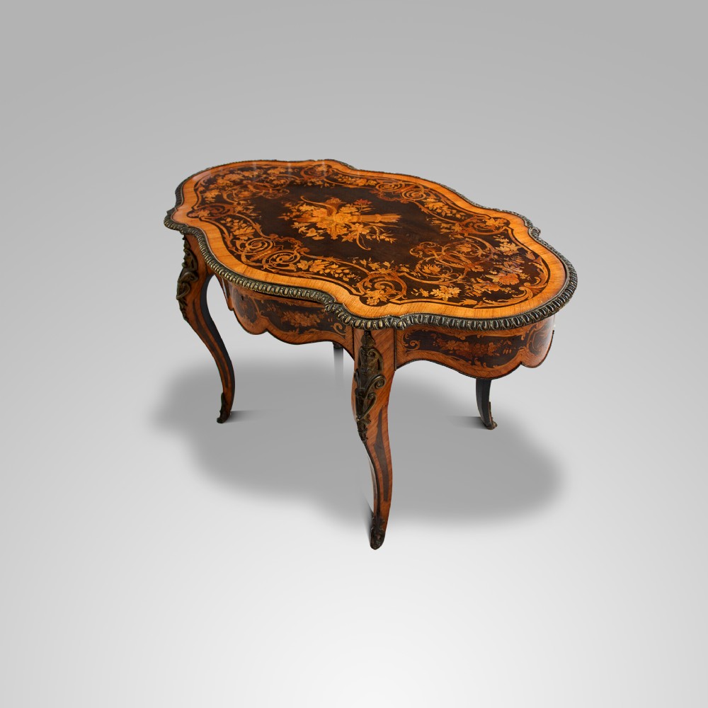 A KINGWOOD, EBONISED & MARQUETRY INLAID CENTRE TABLE