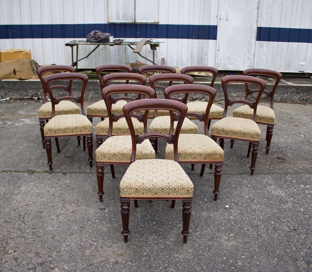 STUNNING SET OF 12 ANTIQUE MAHOGANY CHAIRS BY EDWARDS & ROBERTS 