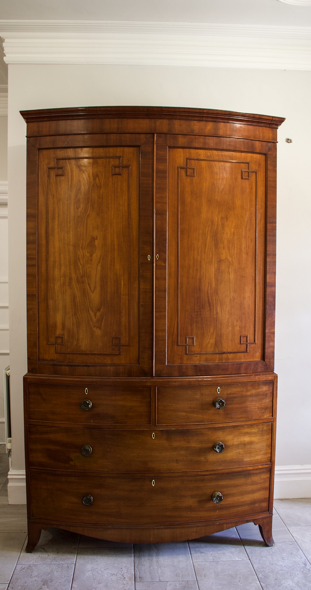 Stunning Antique Mahogany Bow Fronted linen Press 