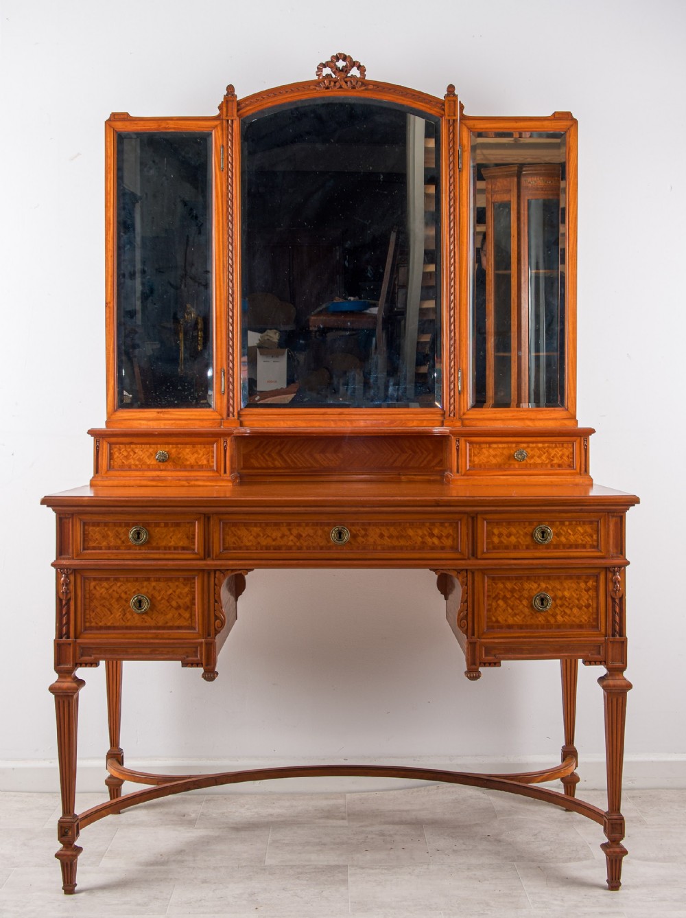 Edwardian Satinwood Dressing Table with Mirror Back