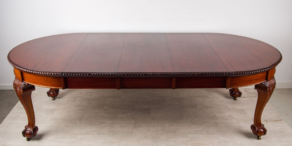 Antique Victorian Mahogany Extending Dining Table - Claw & Ball Feet, 3 Leaves c.1880